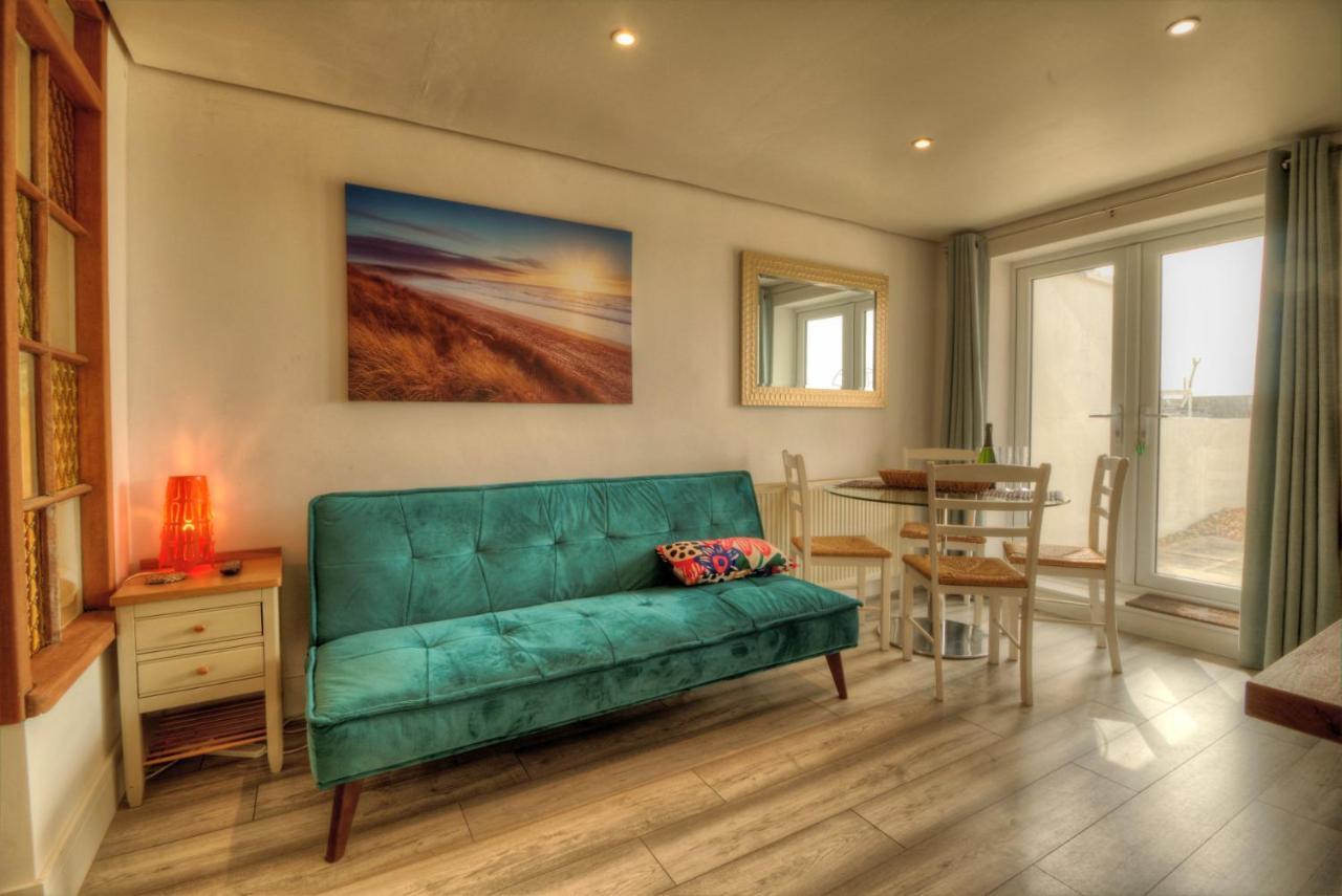 Pass The Keys Shore To Please - Sea Views And Beach Front Modern 1Bed Apt With Sofabed Portsmouth Zewnętrze zdjęcie