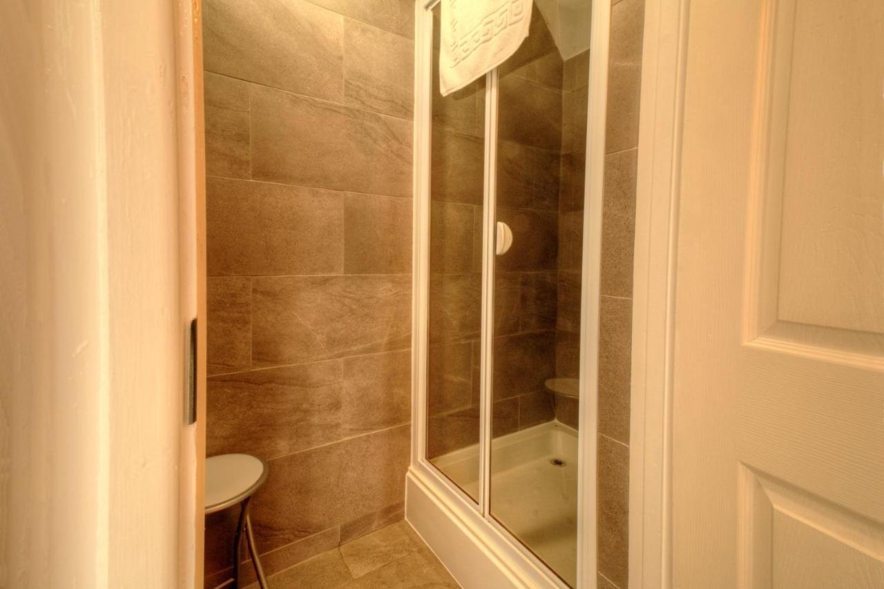 Pass The Keys Shore To Please - Sea Views And Beach Front Modern 1Bed Apt With Sofabed Portsmouth Zewnętrze zdjęcie